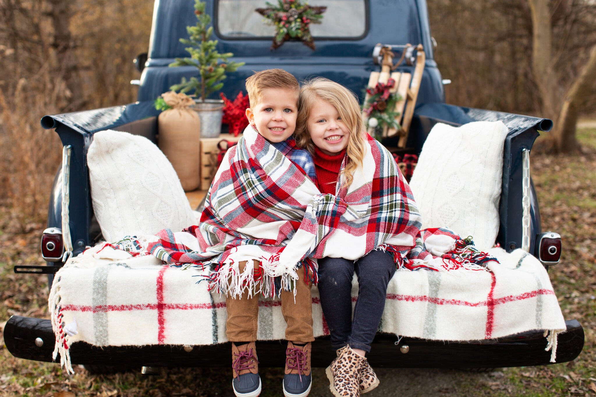 Vintage Truck Holiday Sessions