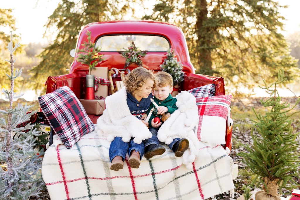 Vintage Red Truck, Holiday Mini Sessions