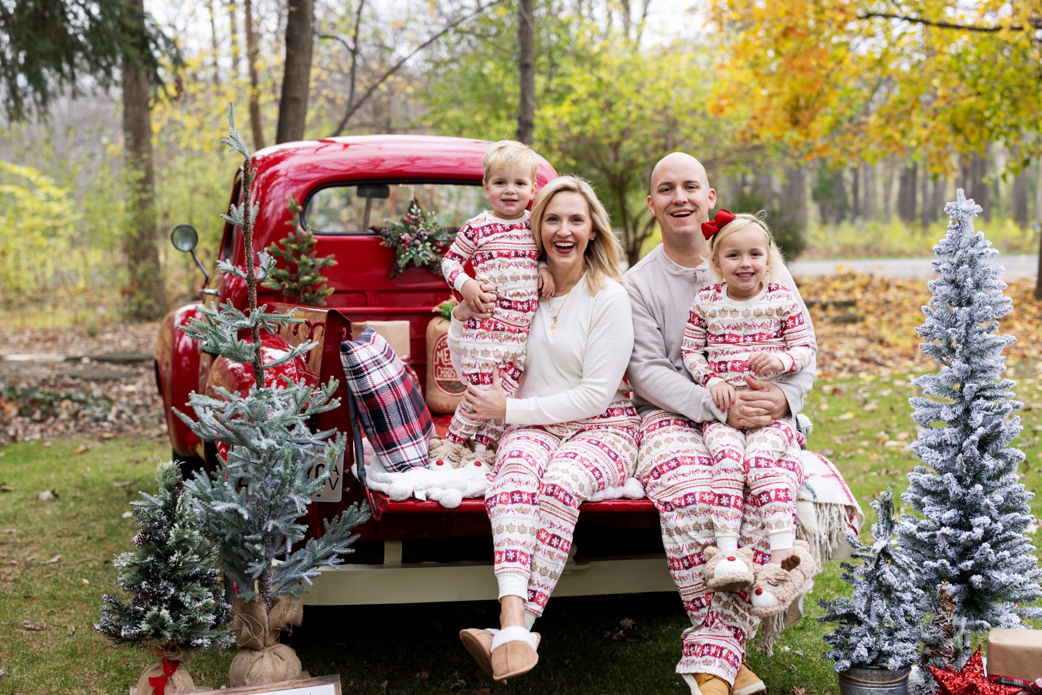 Vintage Red mini truck hoiiday session